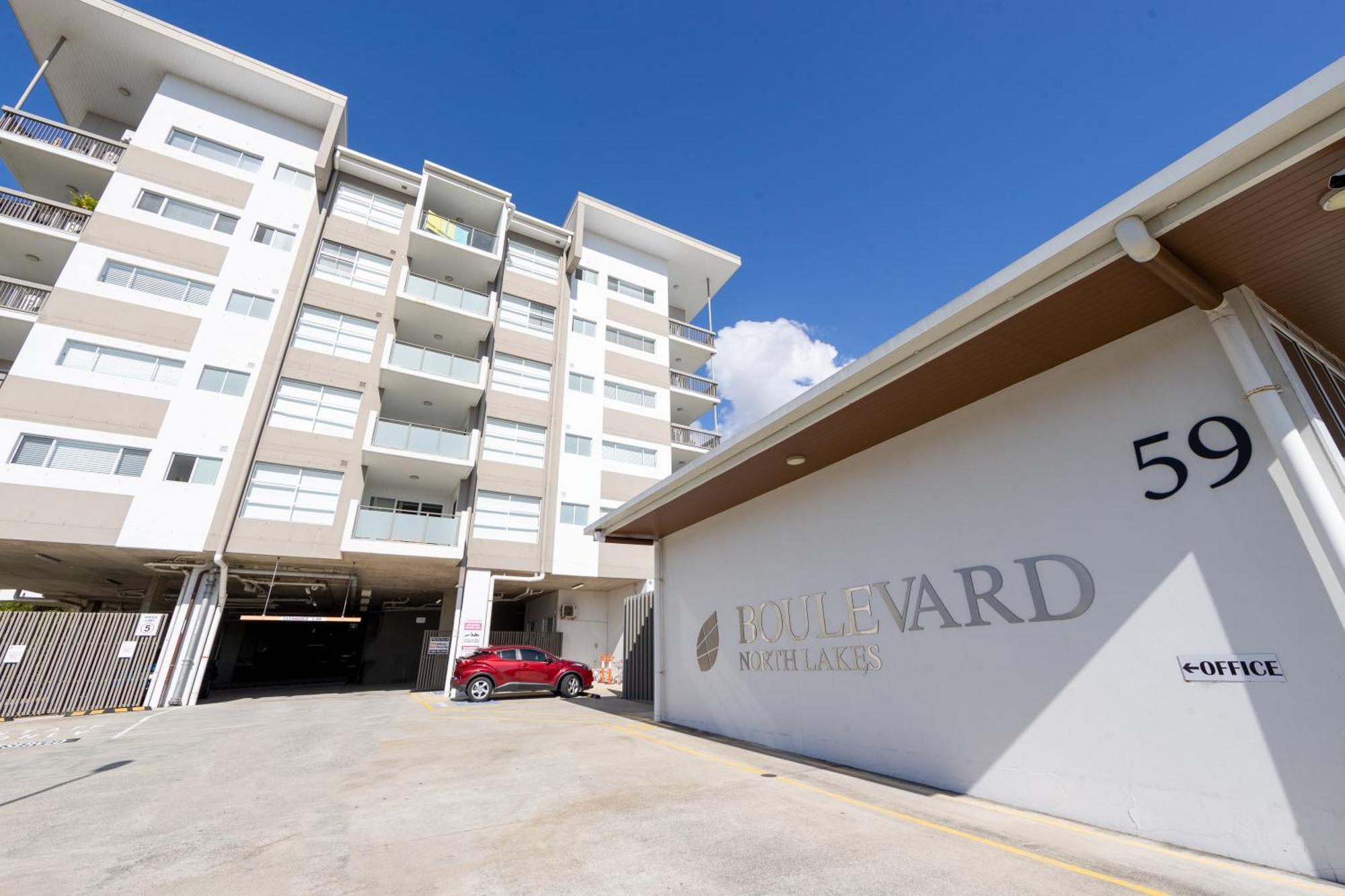 Boulevard North Lakes Luaran gambar